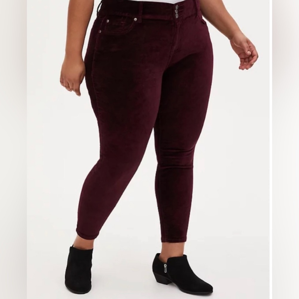 NWT Torrid velvet jegging size 16